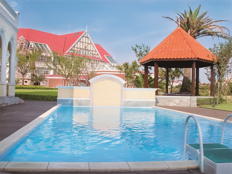 一体化过滤设备的泳池